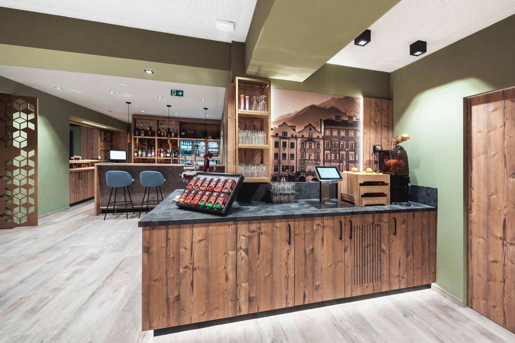 Binders Budget City-Mountain Hotel Innsbruck Bagian luar foto