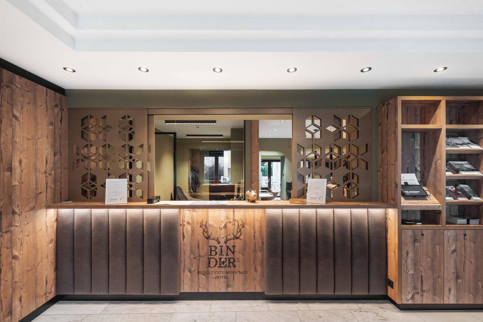 Binders Budget City-Mountain Hotel Innsbruck Bagian luar foto